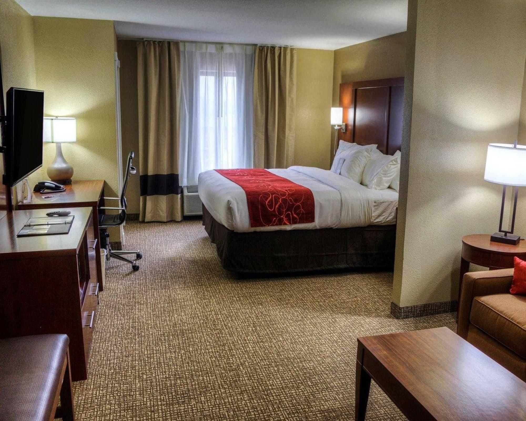 Comfort Suites Plymouth Near Us-30 Esterno foto
