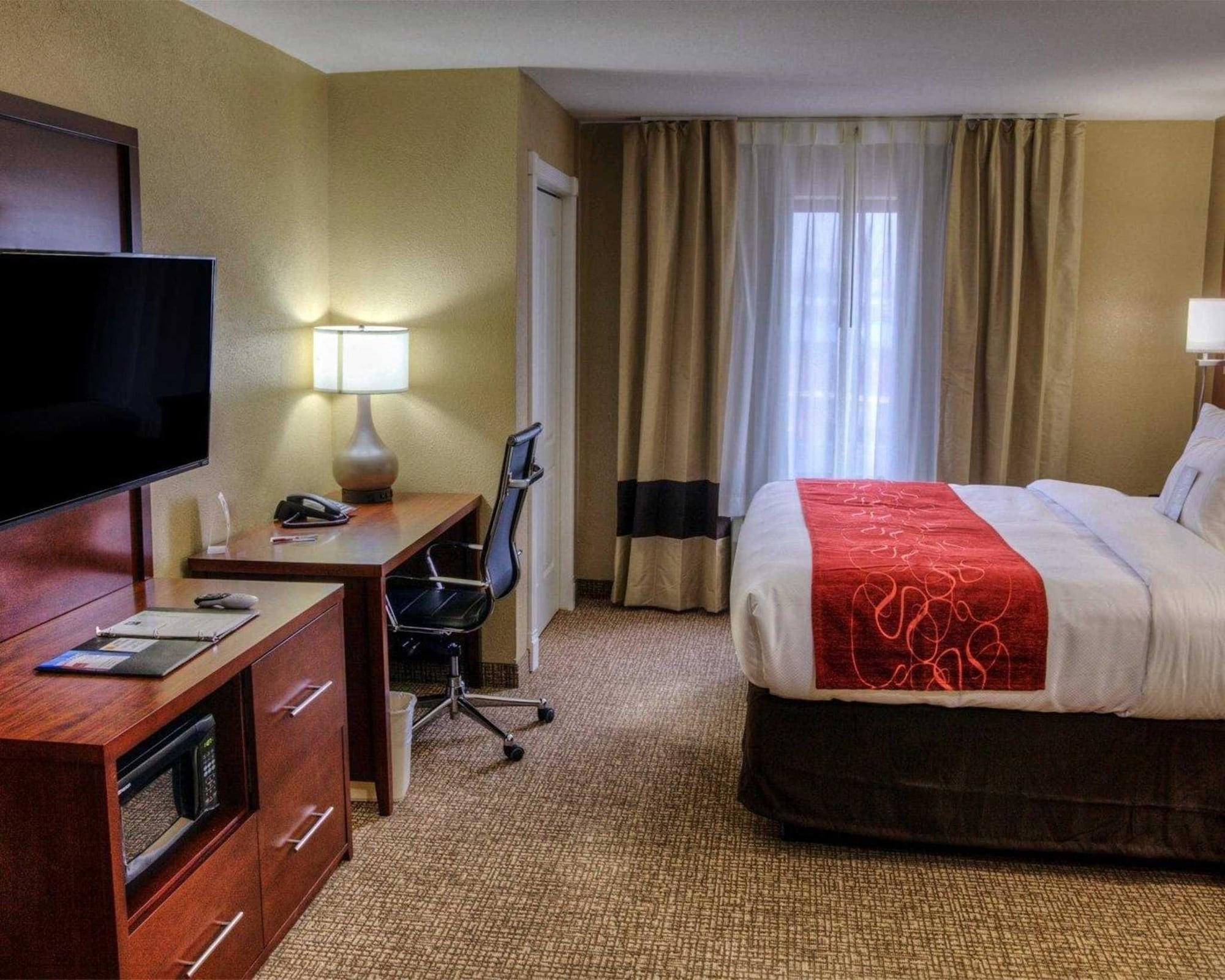 Comfort Suites Plymouth Near Us-30 Esterno foto