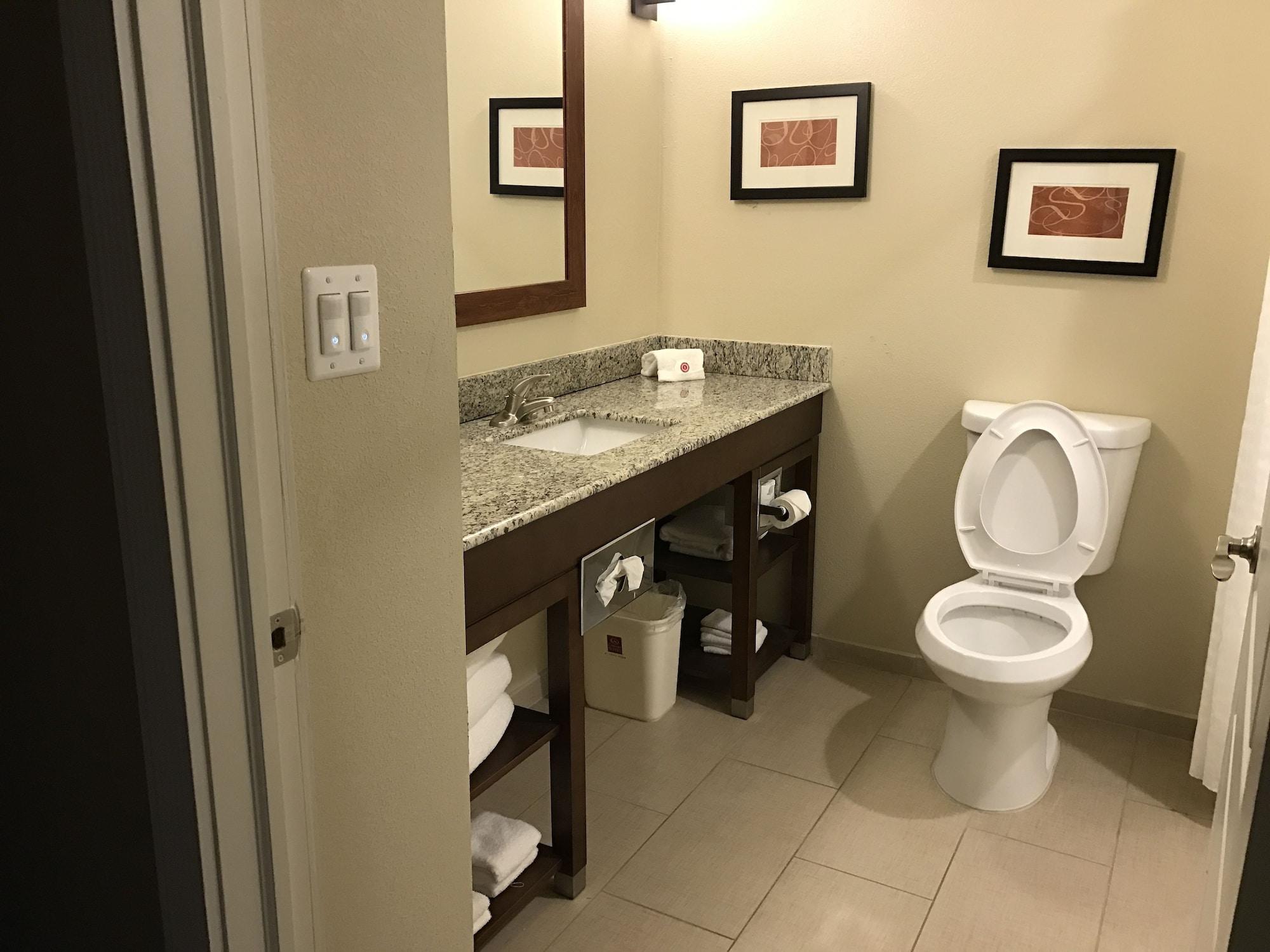 Comfort Suites Plymouth Near Us-30 Esterno foto