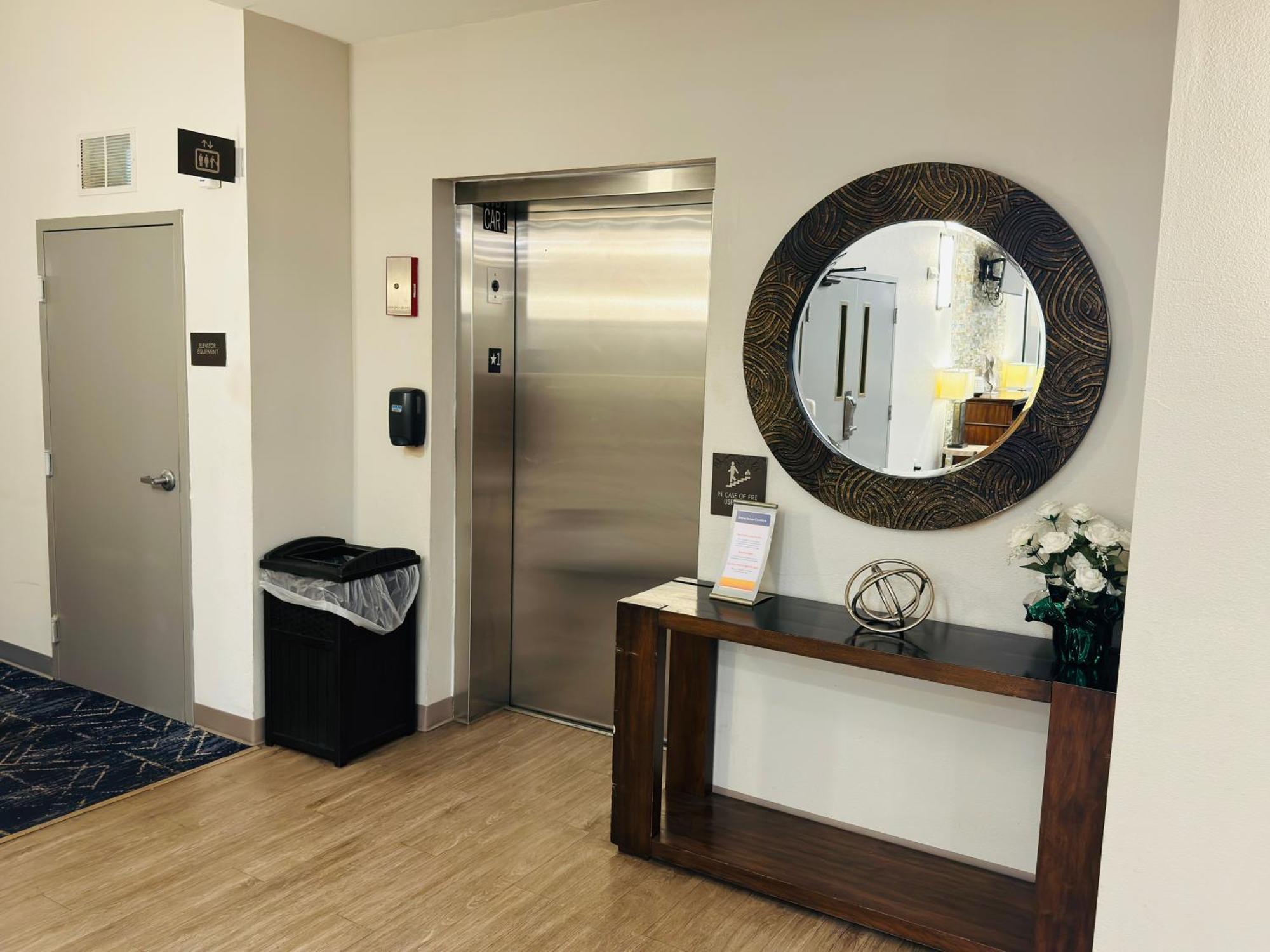 Comfort Suites Plymouth Near Us-30 Esterno foto