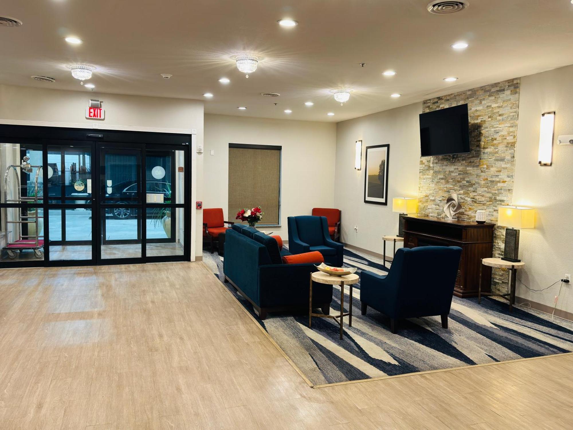 Comfort Suites Plymouth Near Us-30 Esterno foto