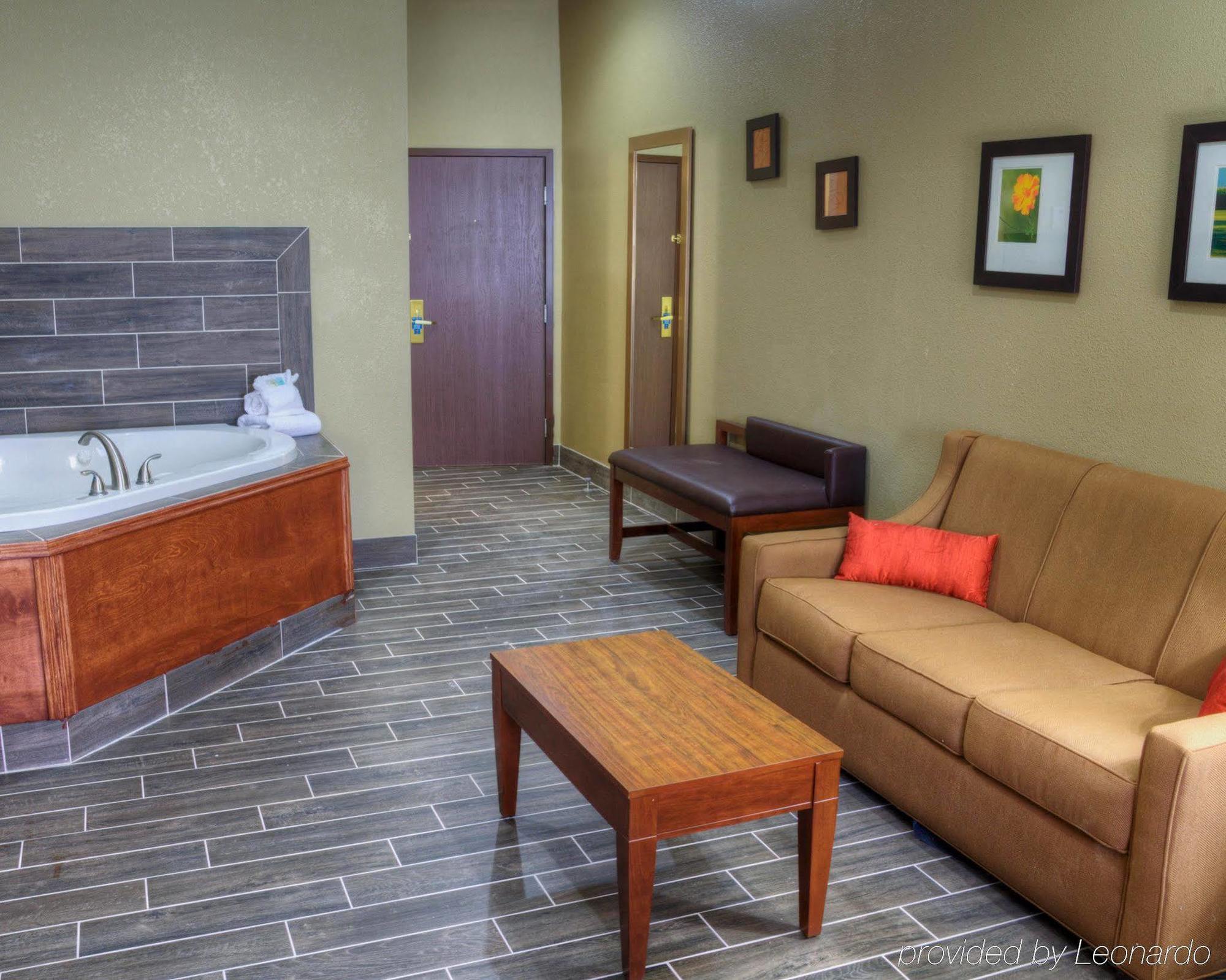 Comfort Suites Plymouth Near Us-30 Esterno foto